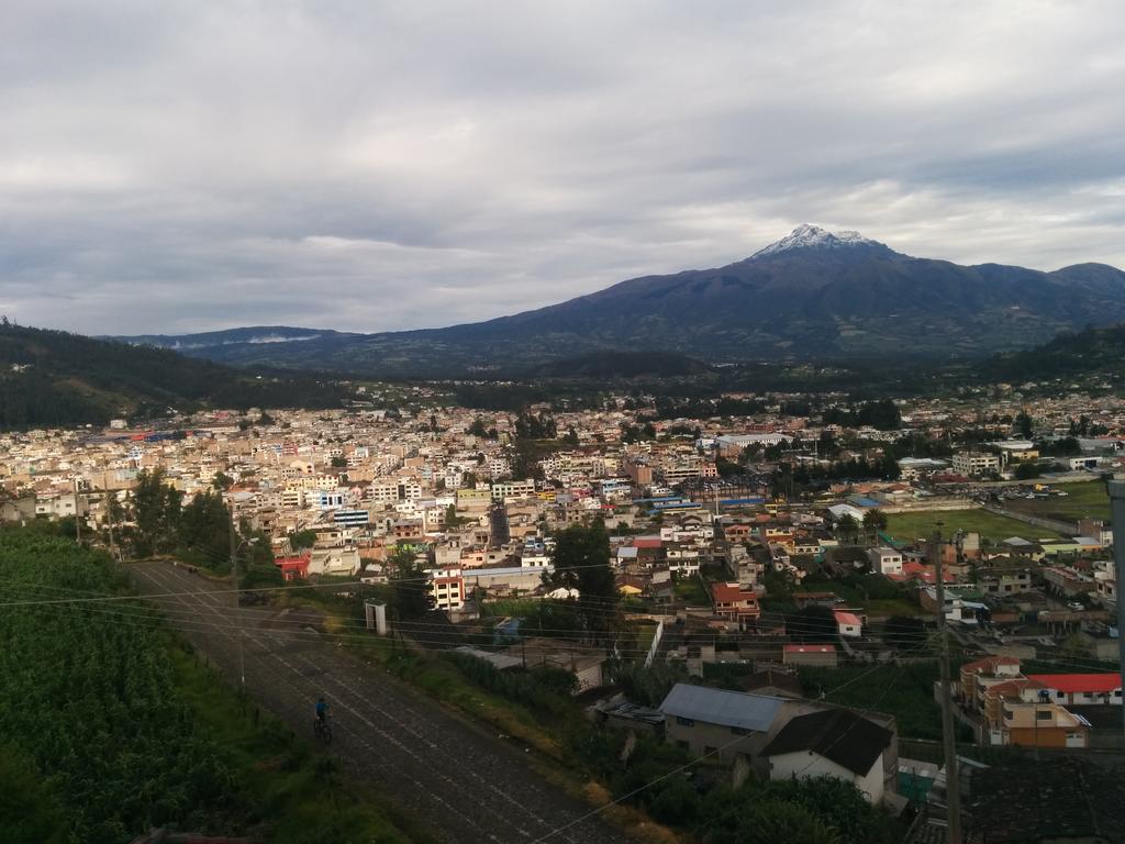 Hostal Curinan Otavalo Eksteriør billede