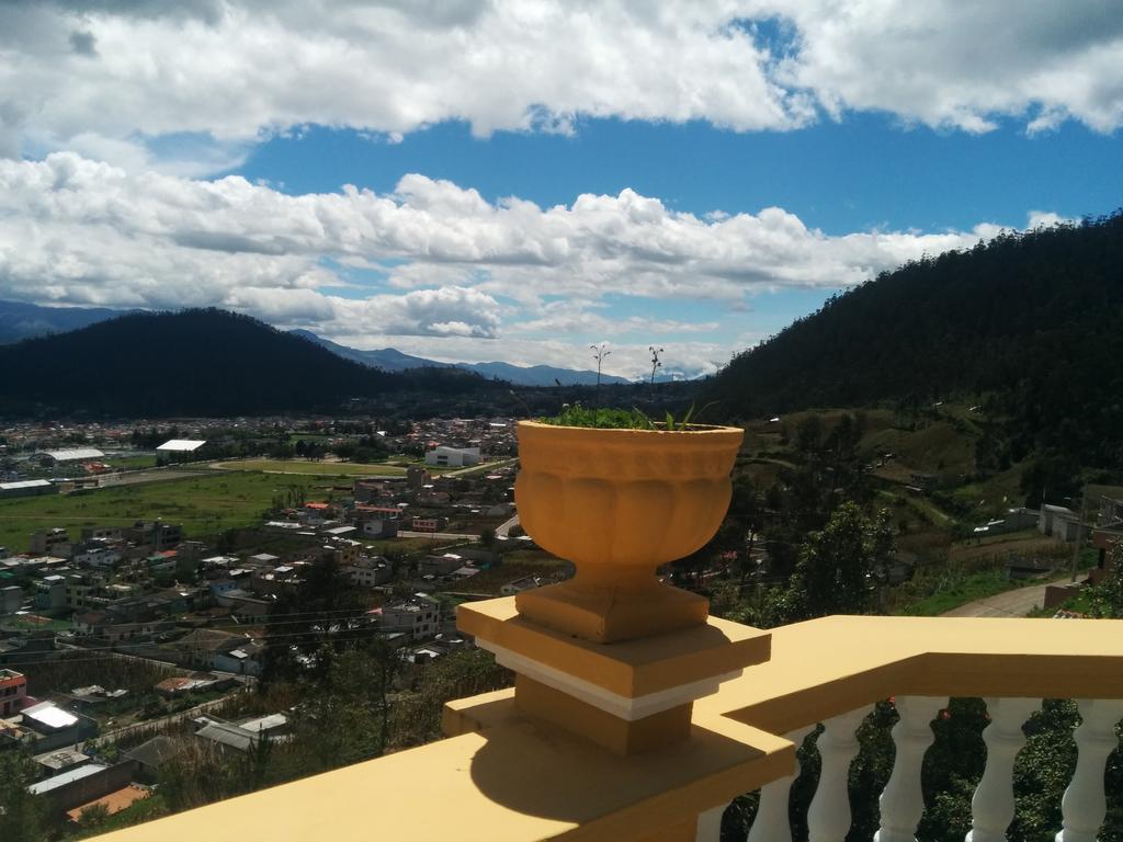Hostal Curinan Otavalo Eksteriør billede