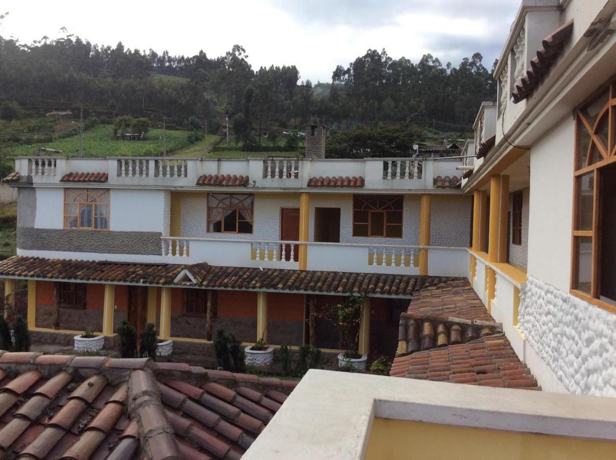 Hostal Curinan Otavalo Eksteriør billede